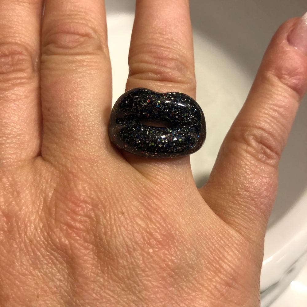 Solange Azagury Partridge Hotlips Amazon C… - Picture 7 of 8